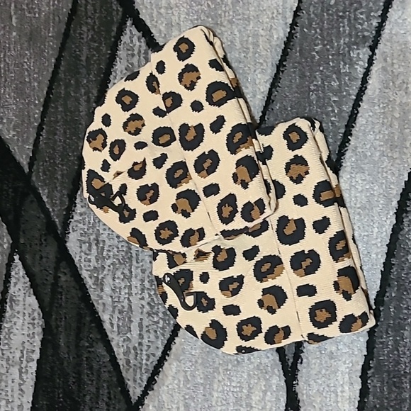 Old East Accessories - LEOPARD PRINT 🐆 PATTERNED RIBBED CUFFED BEANIE HAT BUNDLE NWOT